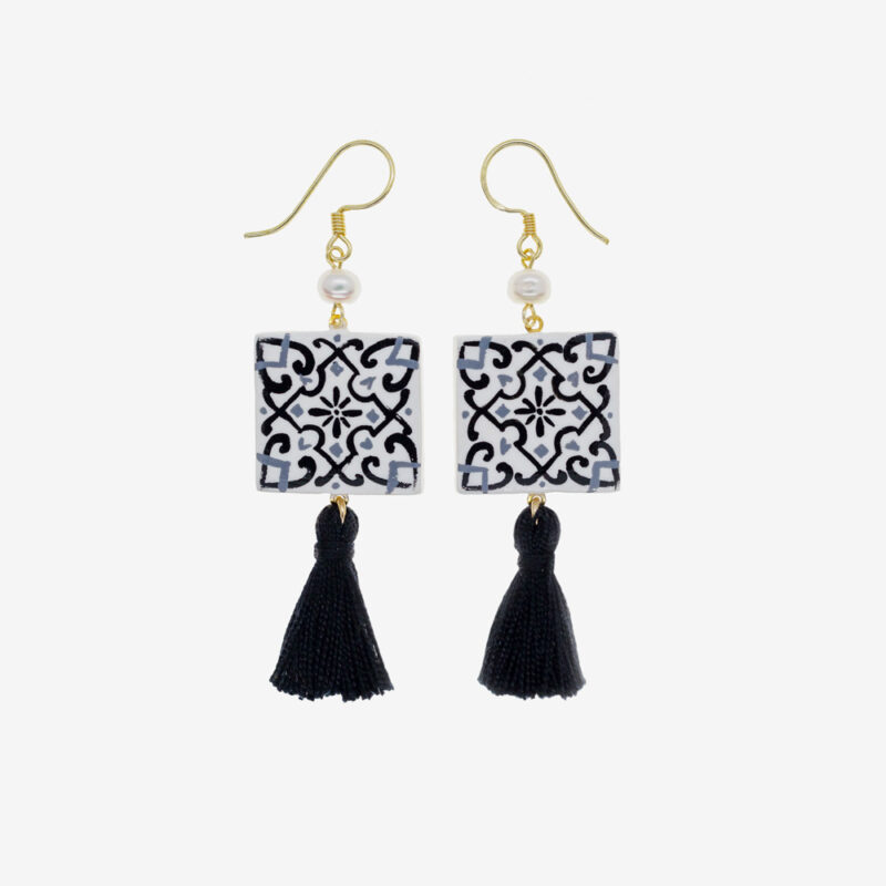 Black Tassels Majolica