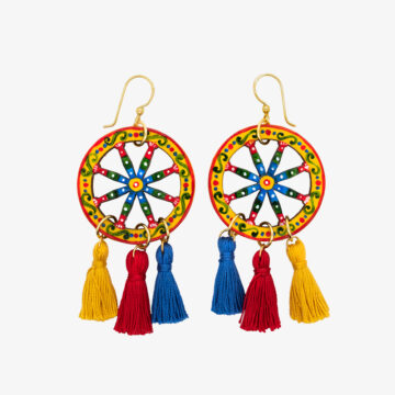 Cartwheels with tassels