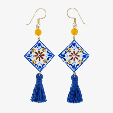 Yellow and brown majolica with tassels